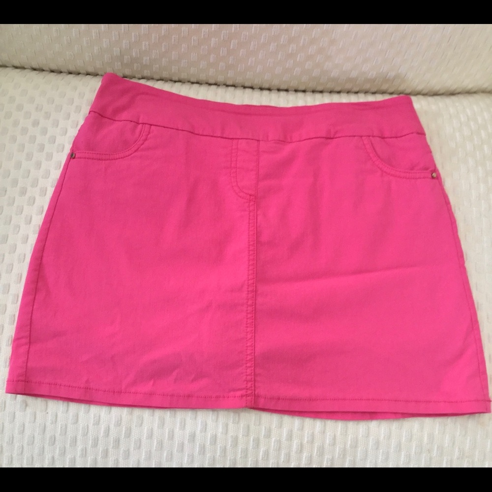 Attire Skort